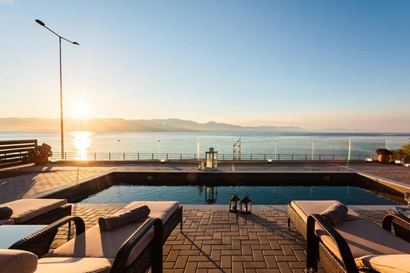 Seaside Summer Bliss - Aurora Luxury Pool Paradise Petalídhion Esterno foto